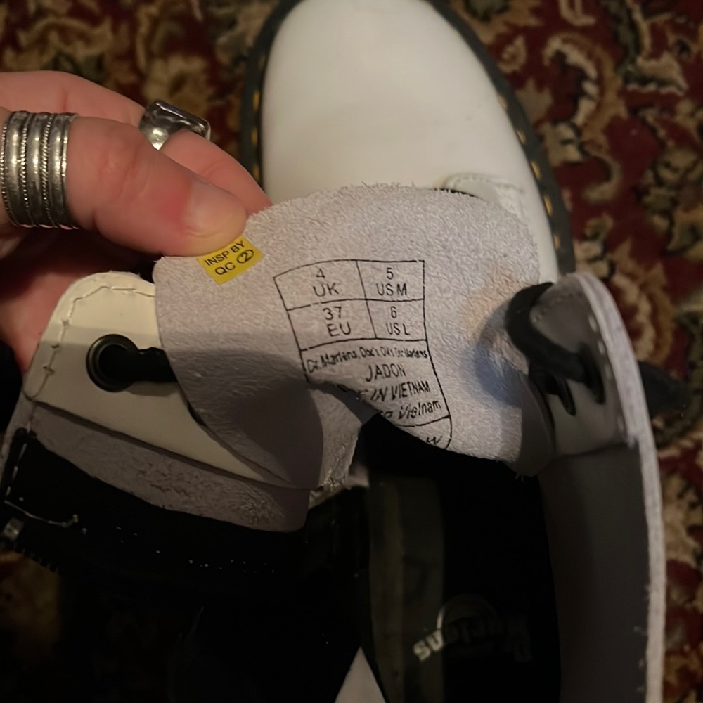 Doc Martens - Picture 3 of 4
